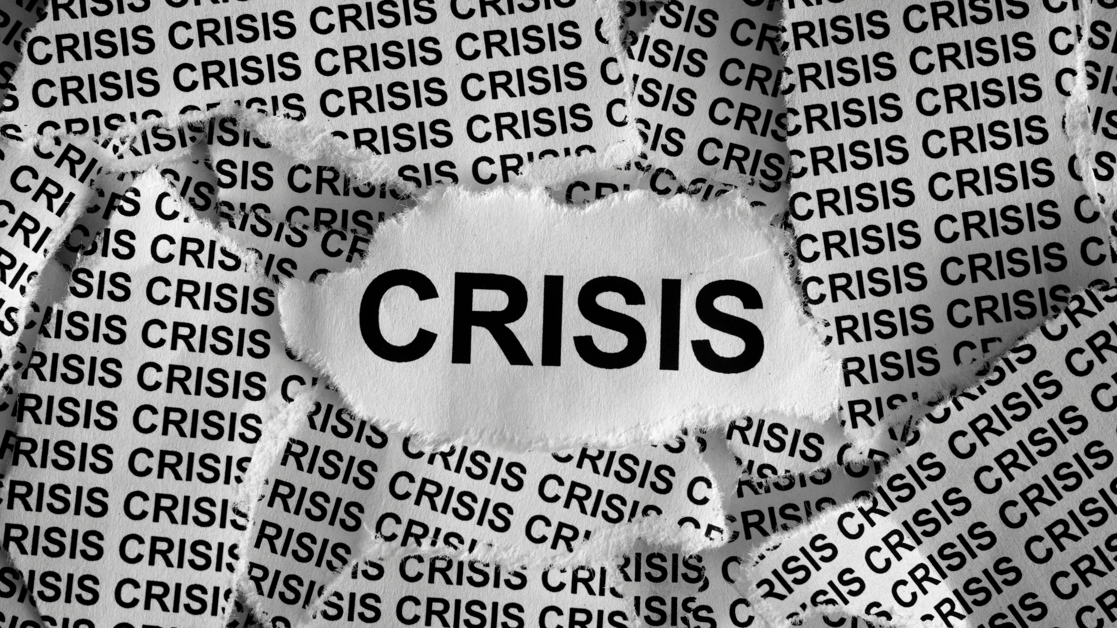 Read more about the article Mastering Crisis Communications: Navigating the Storm with Expert Media Training and Social Media Savvy